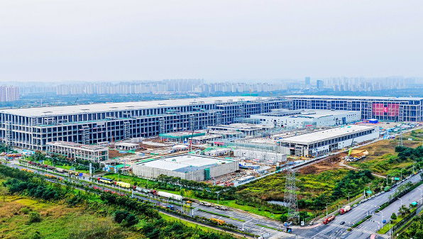 点亮“中国屏”：：：这一“超等工程”厂区周全封顶！！！